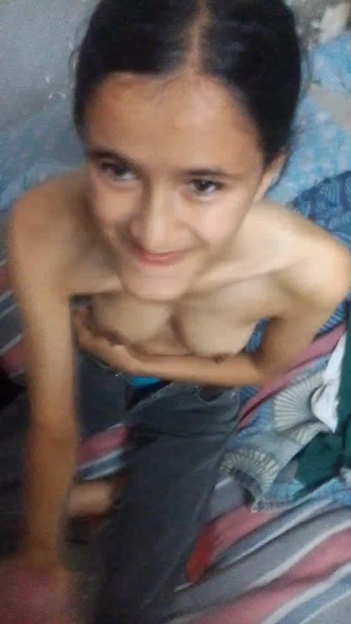 hothouse18xxx: Macocha córka szarpie jej ojczyma Twardy kutas do dużego dla...