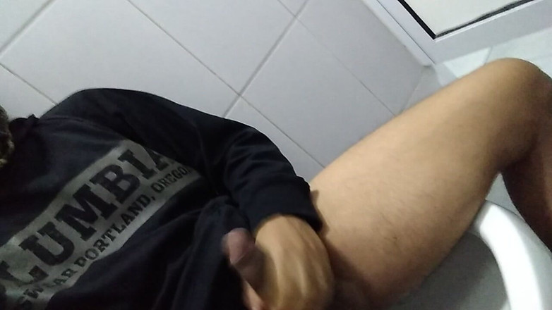 AlexAlejandro13: Plein de lait dans les salles de bain