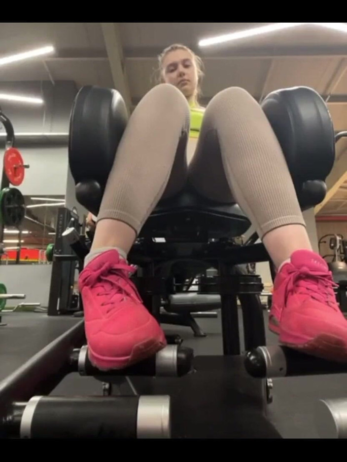 JuiceLussie: Gym gila bercinta di depan umum