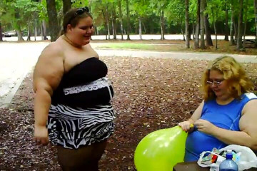 BBW nurse Vicki adventures with friends: 2 สาวอวบเป่าลูกโป่งแล้วทำให้แตก