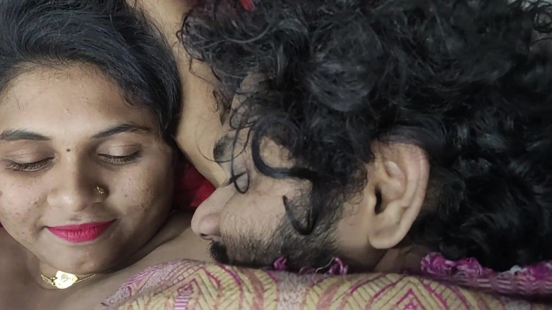 Vaigavarun45: Mallu Desi Couple Hot Fuck Under Bedsheet in Bedroom, Malayali...