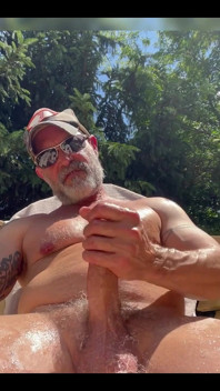 Hot Outdoor Bate