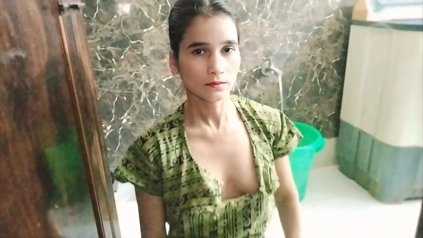 Muslim Bhabhi Bathroom Mms (Nasrin Khan)