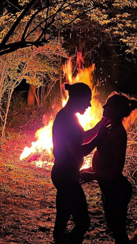 Rituel :Flammes, jumelle, baise par le feu
