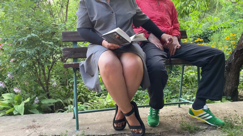 OurFetishLife: Gorącaaught haughty sąsiad dojenie mnie na zewnątrz