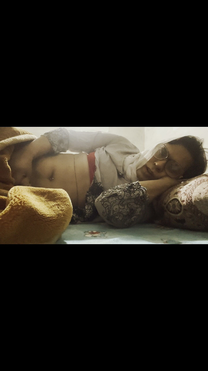 Apple00001: 今晚让我们和我一起上床