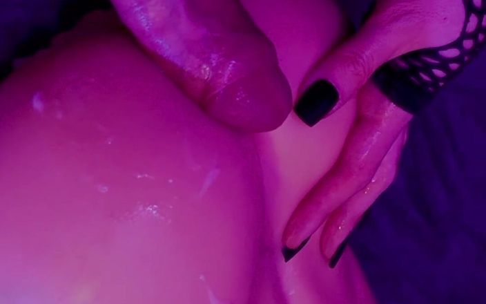Fer fer sissy: Fer mariquita follando juguete sexual y corriéndose