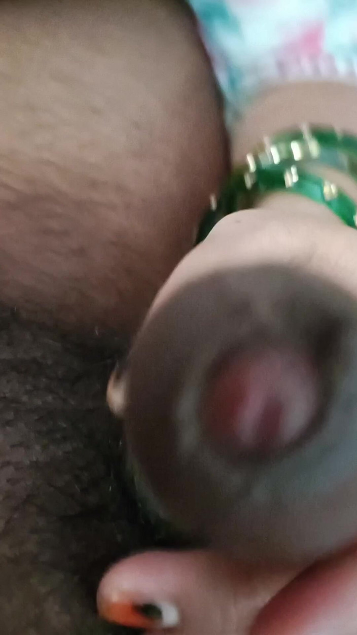 Catchybusty: Desi Ncr Bhabhi ger avsugning till sin Devar
