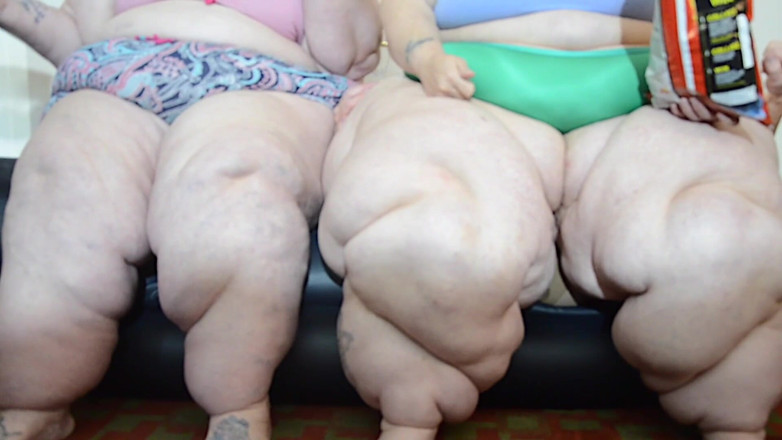 Full Weight Productions: Chips, donuts &amp;dicker arsch beim facesitting!