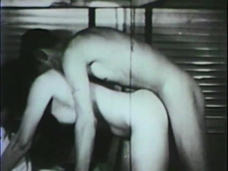 Vintage Usa: She needs the cock from behind!