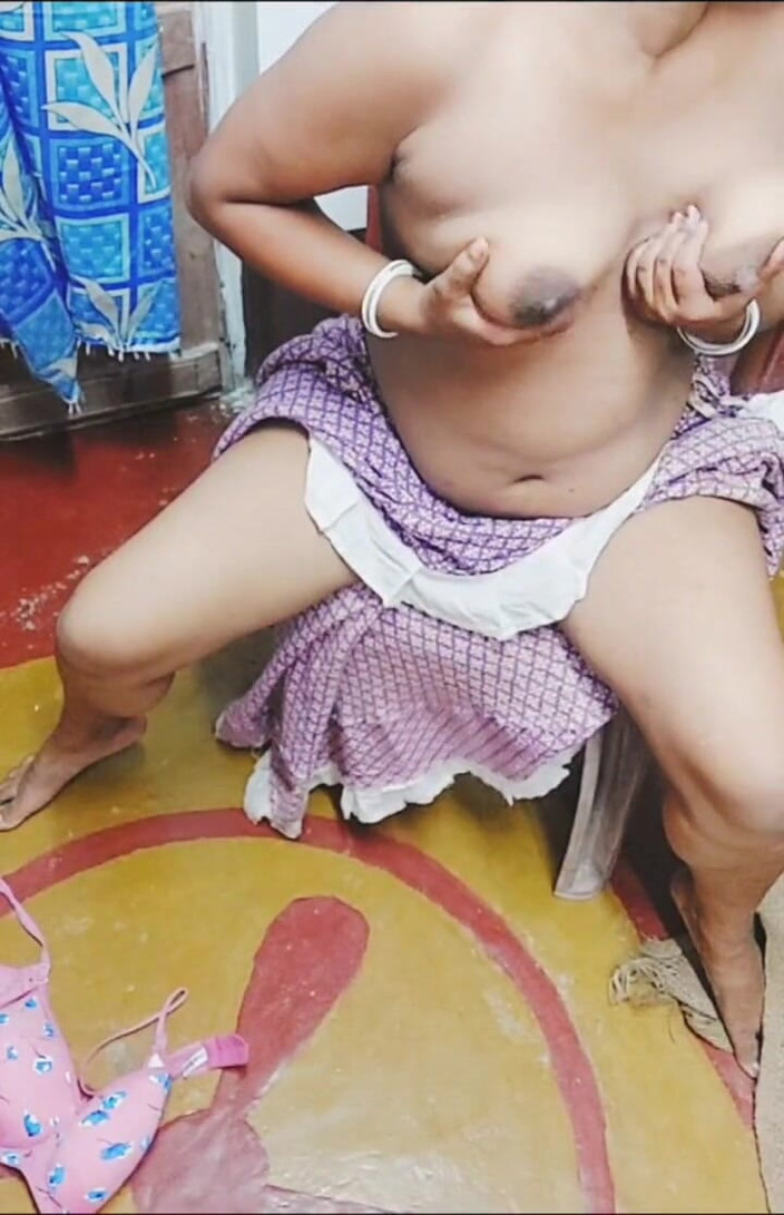 TSqueen: Desi Bhabhi natt Kul med en leksak