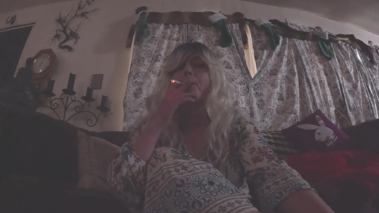 Homesteadmama: Cheryl's Smoke Break Thinking About Your Cock