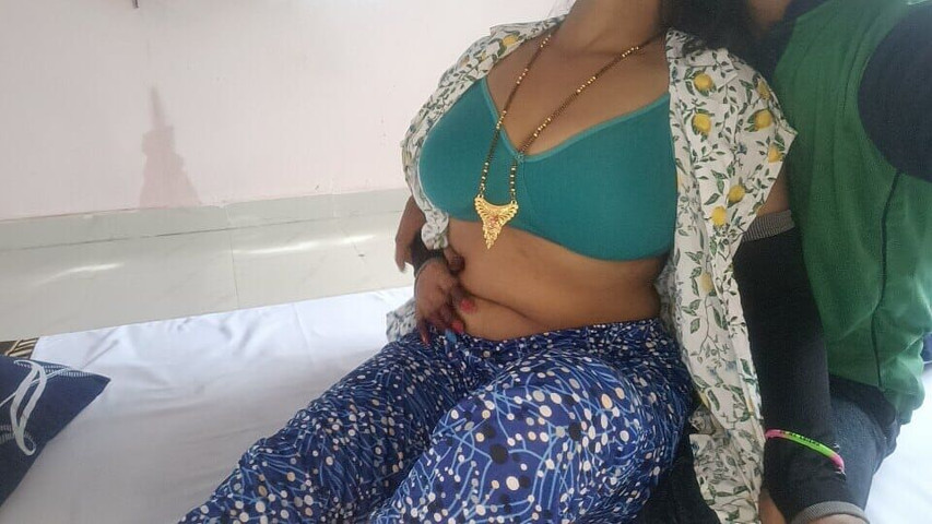 Indian Stepmother Has Sex with Stepson (Desi Sarika)