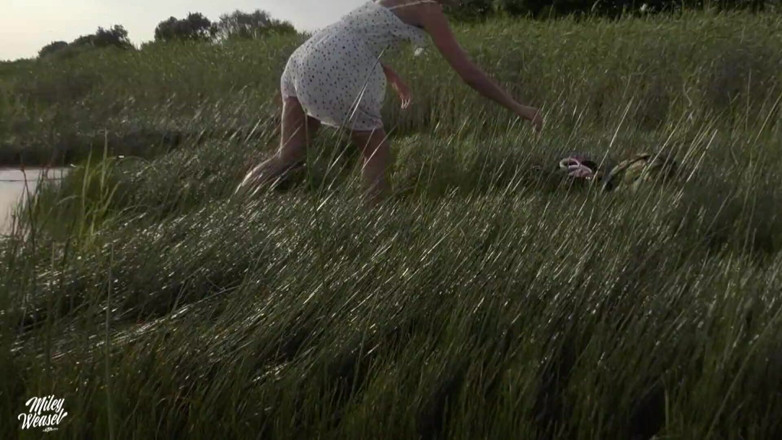 Miley Weasel: Sexy Blonde Fucked in the Ass on the Beach!!