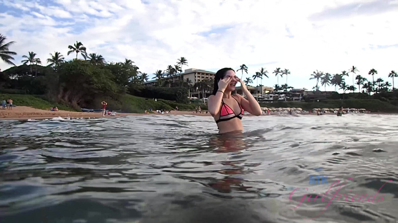 ATK Fans (Girlfriends): Percutian maya Hawaii dengan Karly Baker 1/9