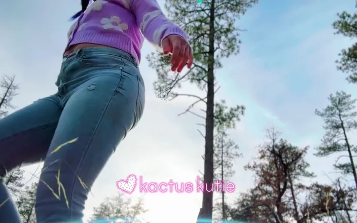 Kactus kutie: Big Booty Purple Kutie Pees Outdoors