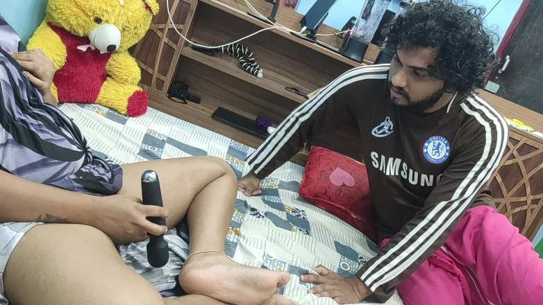 Vaigavarun45: Step Sister and Step Brother Hot Romance with Pussy Lick...