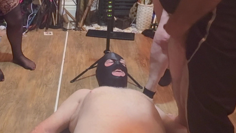 Aaexperiencesltd: Domina and Lanista's Human Urinal!