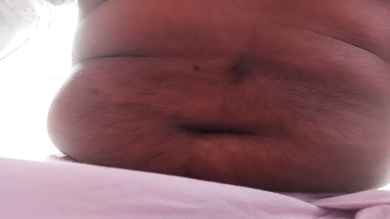 Queenstarss: Desi Navel