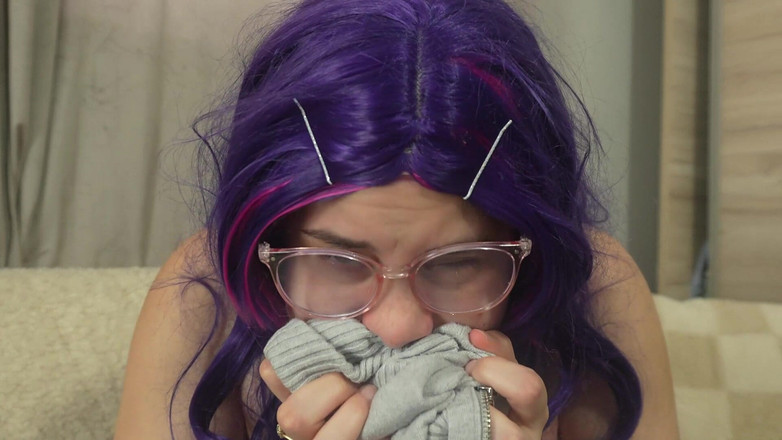 AmayaMori: Tratando de aguantar mis estornudos pero se convierte en una...