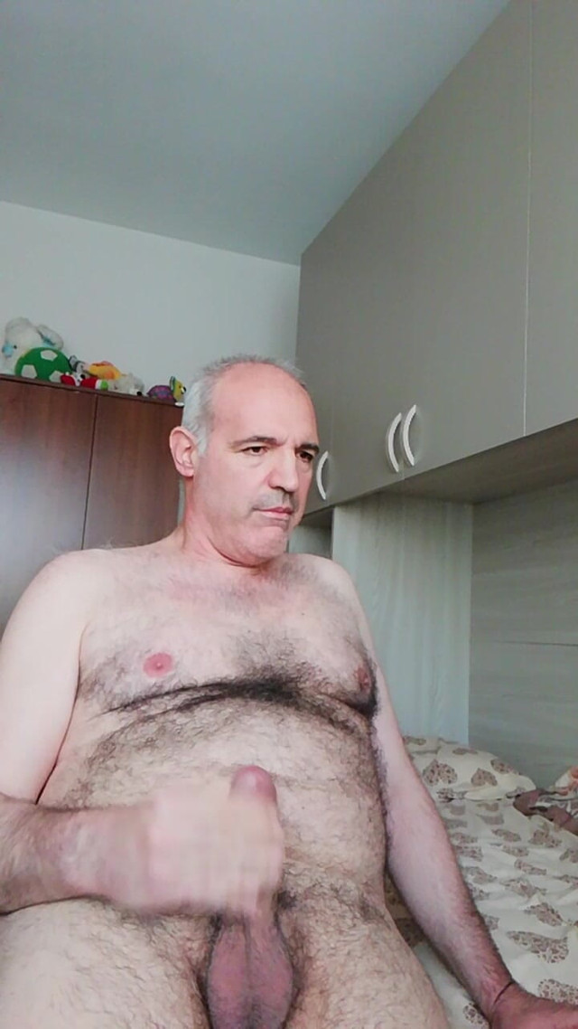 A Handjob While Watching a Porn Video on Xh (Instructions to masturbate with pleasure) A Handjob While Watching a Porn Video on Xh (Instructions to masturbate with pleasure)