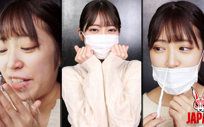 Japan Fetish Fusion: Sara Kagami timidamente ci mostra la sua collezione di moccie.