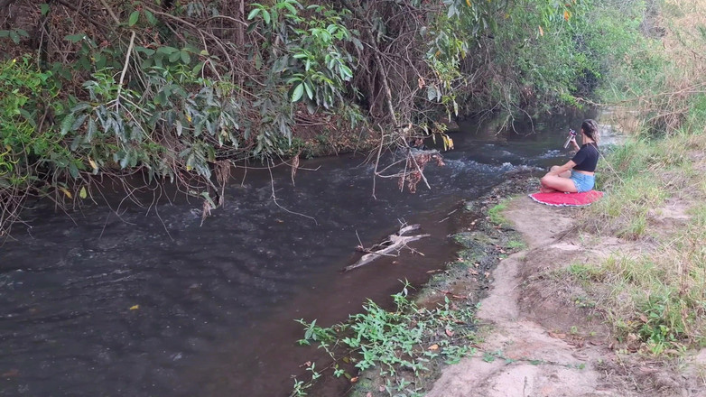 Sweet couple stories: A Meeting Between Strangers at the Creek Ends in Unexpected...