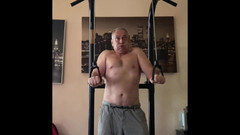 Alex Art: Vieil homme se masturbant et fait de l’exercice