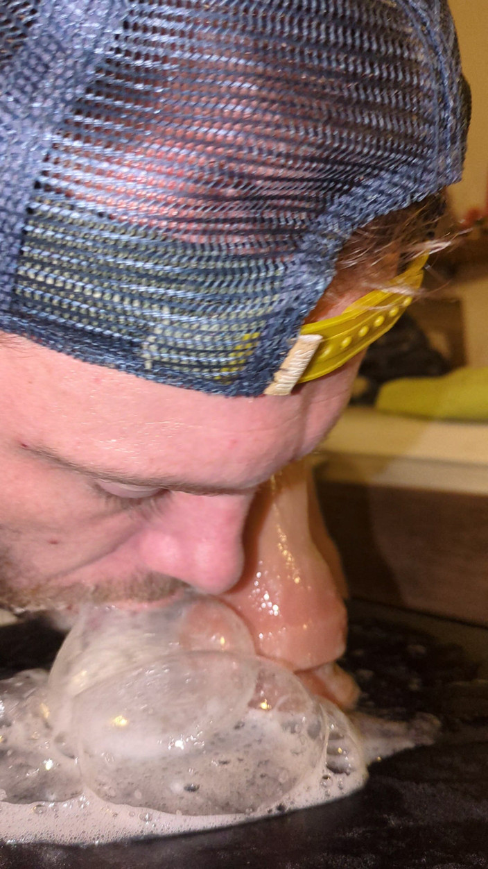 Deepthroat Madness: 거품과 딥쓰롯을 하는 엄청난 양의 침을 가지고 노는 중