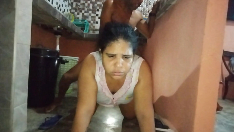 Adribella69: Volám svého souseda, aby mi pomohl, a nakonec ošukám jeho...