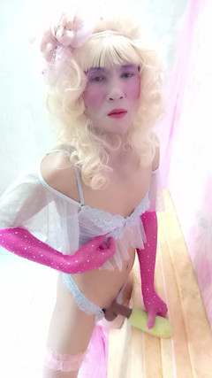 Transgender Le Wearing Sexy Clothes Porn Playing Standing thumbnail