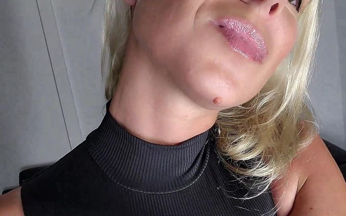 MissAnja_FH: Lízání a sání mých kovových rovnátek anální kolík POV