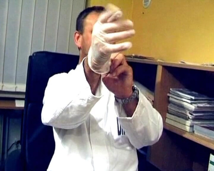 Deutsche Damen: Дивовижна німецька мамка любить жирний член свого лікаря