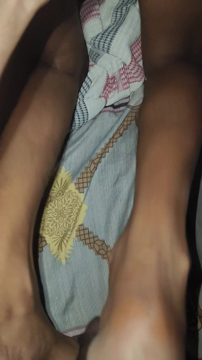 X videos: Cumnatul desi seduce cumnata
