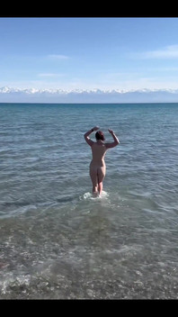I Love It When Cool Waves Caress My Naked Body