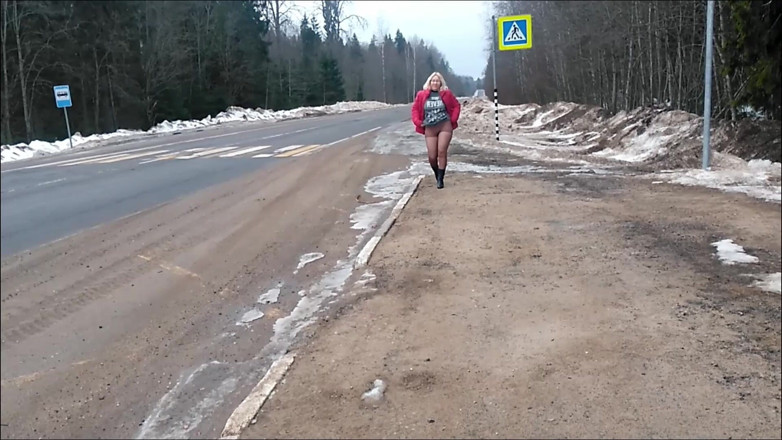 Lady Rose pee pee: Golden Rain 73 ~ siusiu i Flash Big Ass on Road.