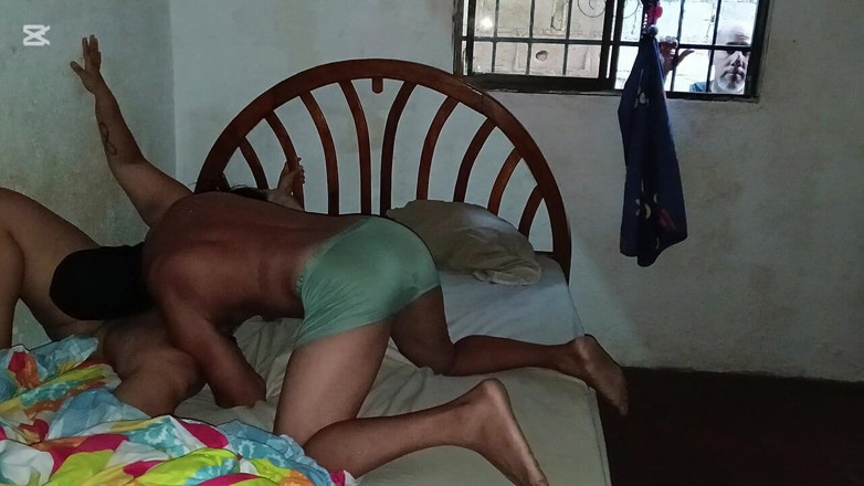 Adribella69: Je couche avec ma voisine pendant que mon mari cocu...