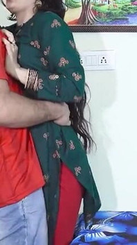 Adik tiri remaja yang paling comel berkongkek dubur dengan rintihan kuat dan bercakap hindi