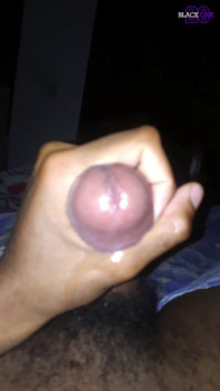 Masturbare cu pulă neagră mare în timp ce sexting până la ejaculare explozivă - Pulă neagră groasă Chat murdar excitare la excitare la excitare a unei încărcături suculente Black20one