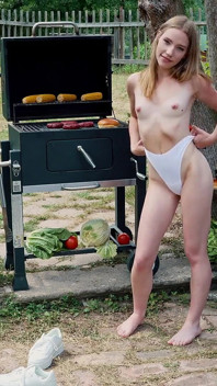 スイートガール・マヤ・シンは純粋な罪でできている