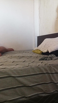操我怀孕的妻子，穿着红色丁字裤在屁股