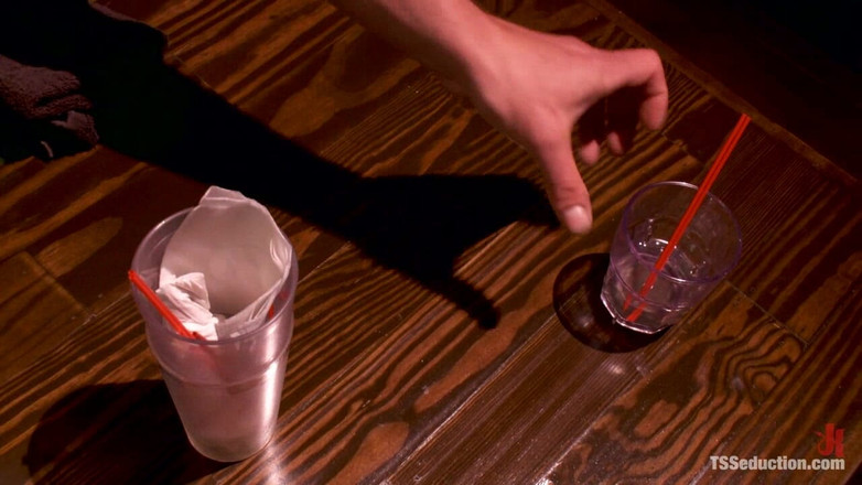 TS Seduction by Kink: Uptown Meets Downtown Škola bankéře