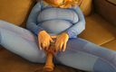 Milky Mari Exclusive: 穿着零装的怀孕熟女角色扮演samus，并用大假阳具操她的阴户！- Milky Mari