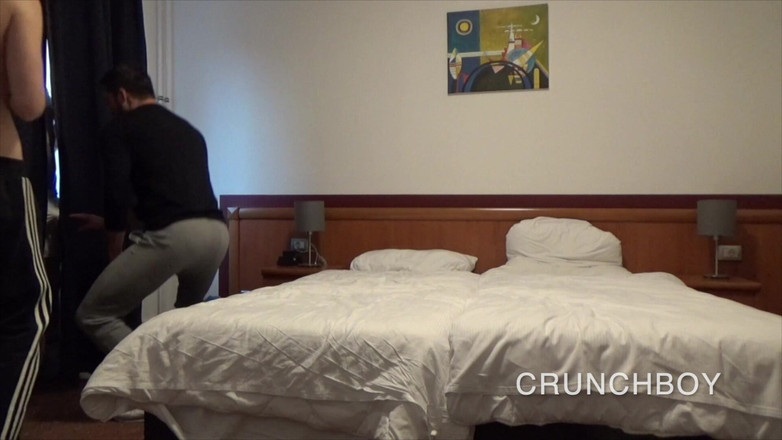 Bareback porn with straight boy: Il Filme Son Ptoe Quand Il Le Suce