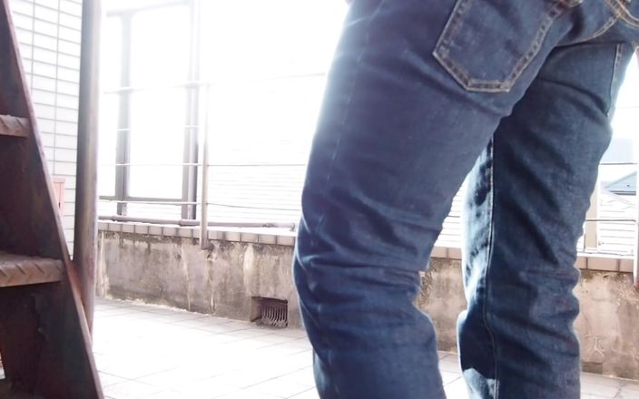 Mayumi Kanzaki: Super Low Rise Jeans
