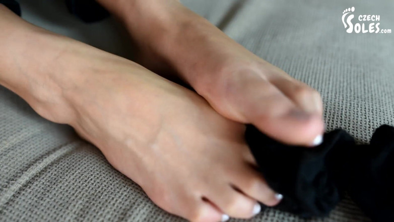 Czech Soles - foot fetish content: Megan quiere que hueles sus calcetines y pies
