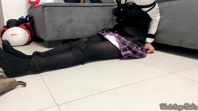 Miriam Slave: 困っている新島誠