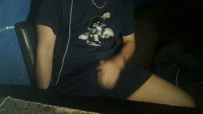 AlexAlejandro13: 我在网络摄像头上调皮