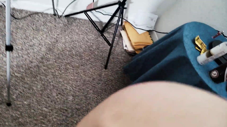 Jay Playhard: Dvě velké krásky si užívají černého ptáka