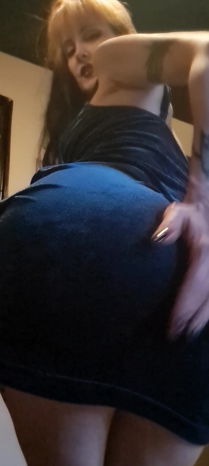 PandoraSG: Sametové uctívání zadku